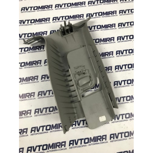 Накладка задней стойки правая Opel Zafira B 2005-2011 13190171